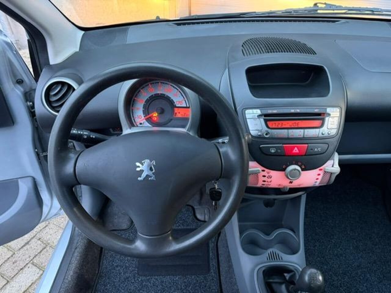 Peugeot 107 - 1.0-12V XR 1.0-12V XR - AutoWereld.nl