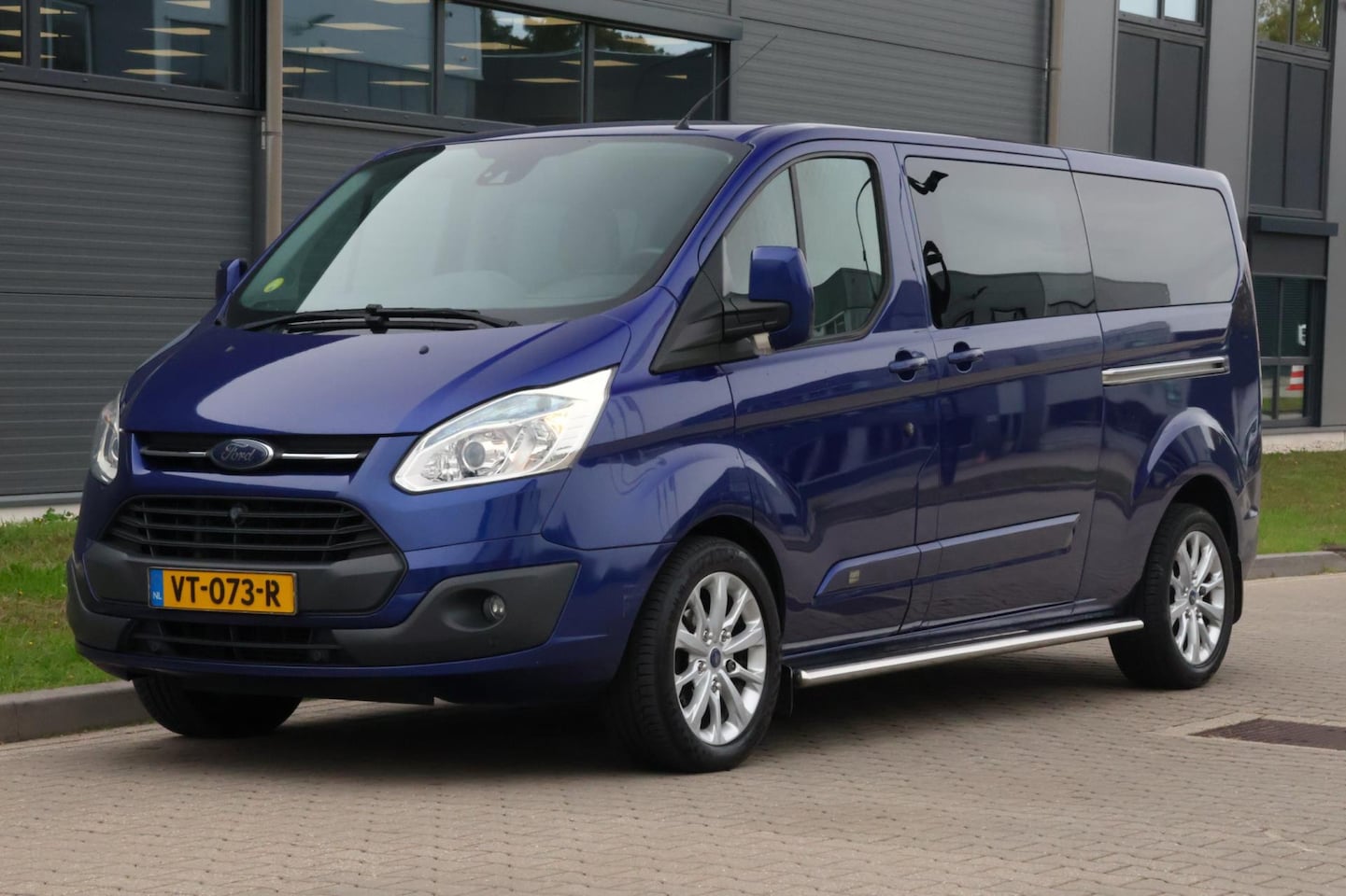 Ford Transit Custom - 290 2.2 TDCI L2H1 Anniversary Edition DC 290 2.2 TDCI L2H1 Anniversary Edition DC - AutoWereld.nl