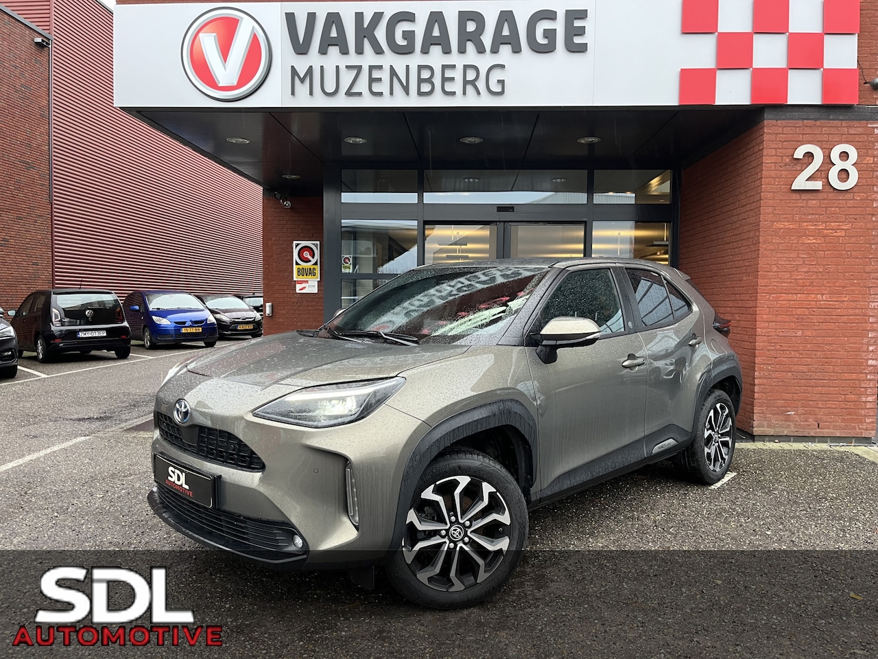 Toyota Yaris Cross - 1.5 Hybrid Dynamic Plus // ADAPT. CRUISE // KEYLESS // DODEHOEK // CAMERA+SENSOREN // STUU - AutoWereld.nl