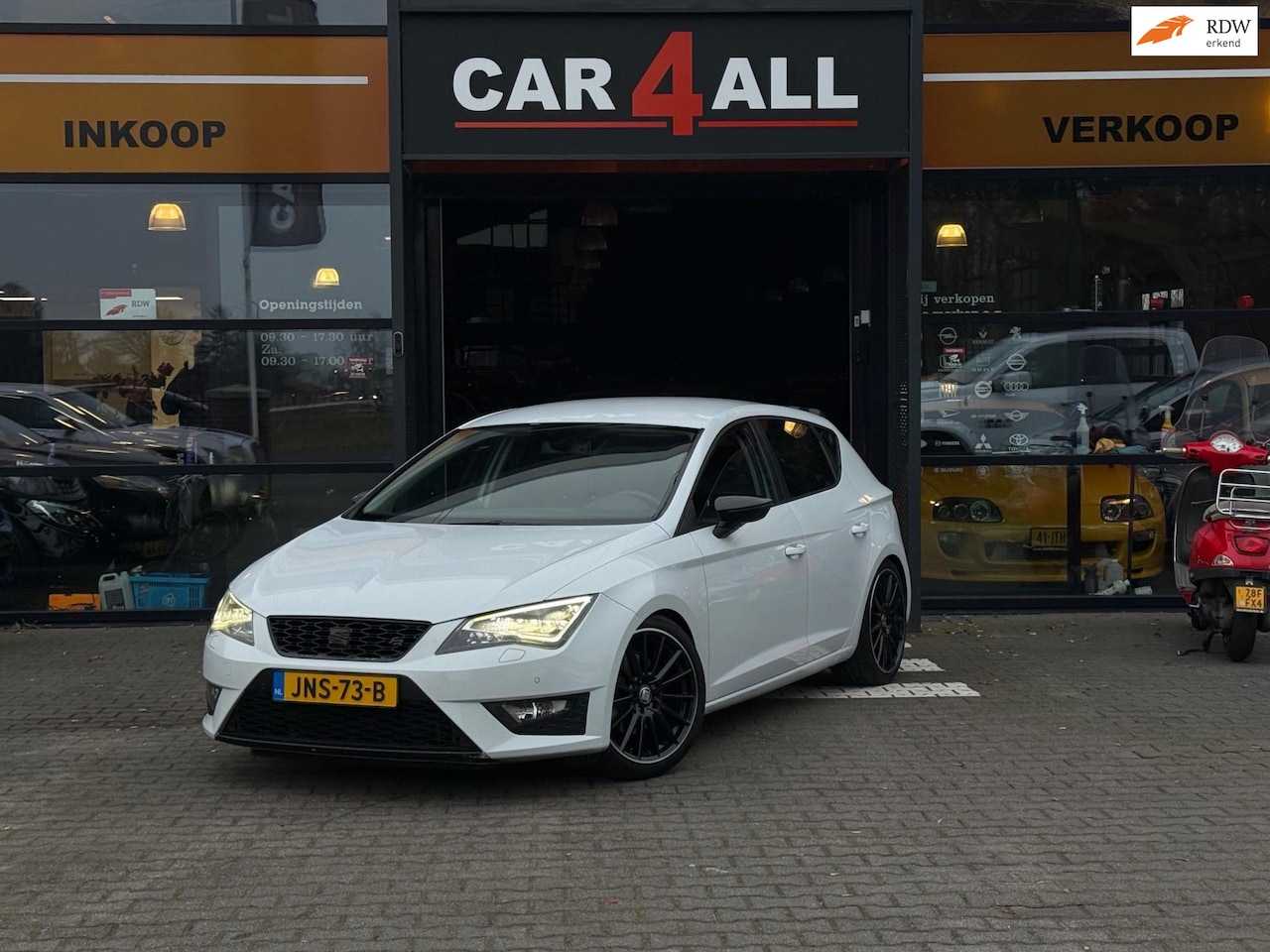 SEAT Leon - 1.4 TSI ACT FR Dynamic SCHROEFSET/19INCH/PDC/LED/APK 3-12-2026/ZEER NETTE COMPLETE AUTO - AutoWereld.nl
