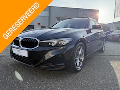 BMW 3-serie Touring - 330e | Plug-in Hybride | Automatische uitklapbare Trekhaak | Stuurwielverwarming |