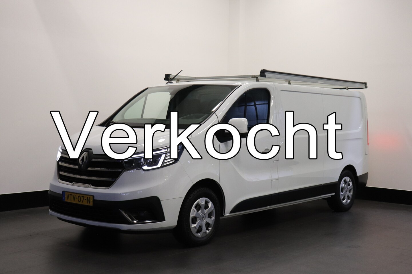 Renault Trafic - 2.0 dCi L2 EURO 6 - Airco - Cruise - Carplay - €19.950,- Excl. - AutoWereld.nl
