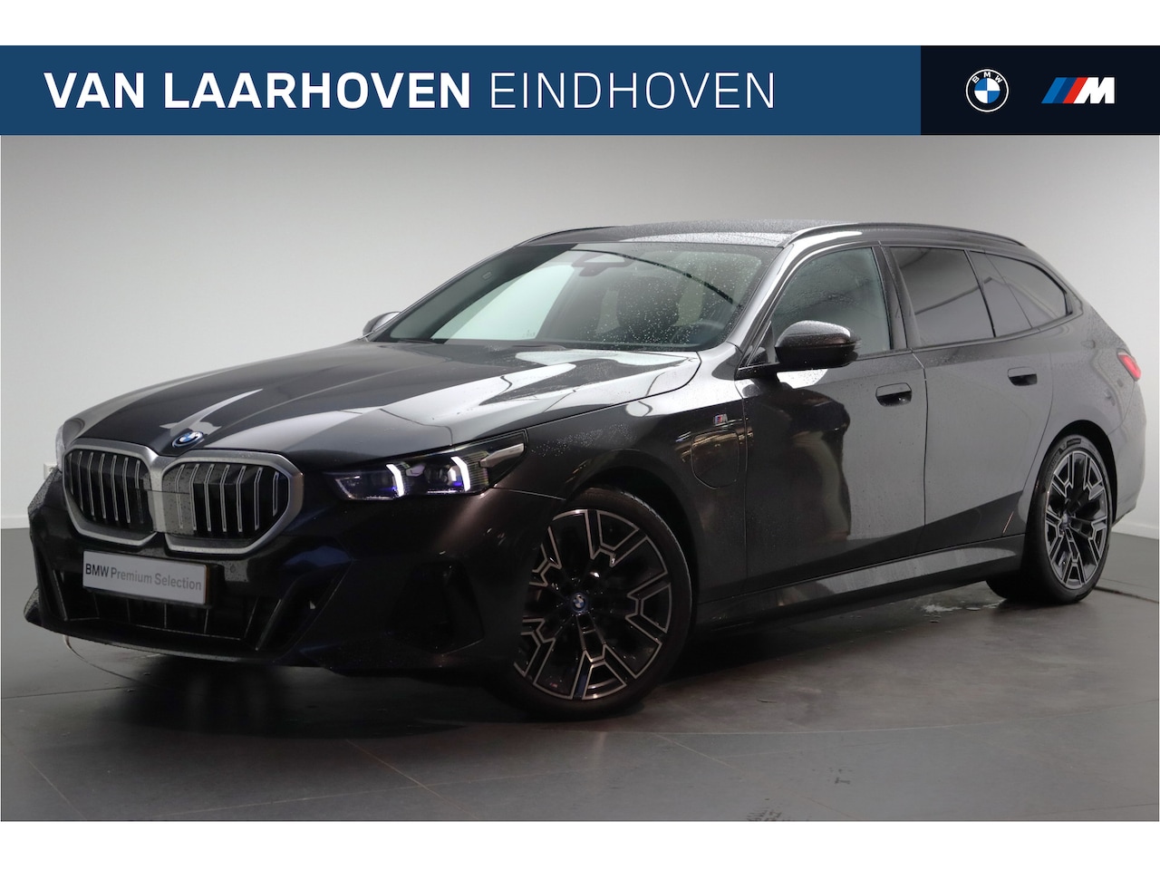 BMW 5-serie Touring - 530e M Sport Automaat / Trekhaak / Achteruitrijcamera / Adaptieve LED / Comfort Access / S - AutoWereld.nl