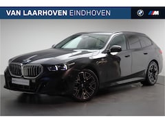BMW 5-serie Touring - 530e M Sport Automaat / Trekhaak / Achteruitrijcamera / Adaptieve LED / Comfort Access / S
