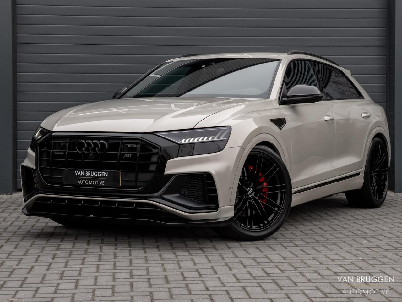 Audi Q8 - 60 TFSI e quattro S-Line ABT 520pk BTW Trekhaak RS 23" - AutoWereld.nl