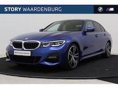 BMW 3-serie - 320i High Executive M Sport Automaat / Sportstoelen / Achteruitrijcamera / M Sportonderste