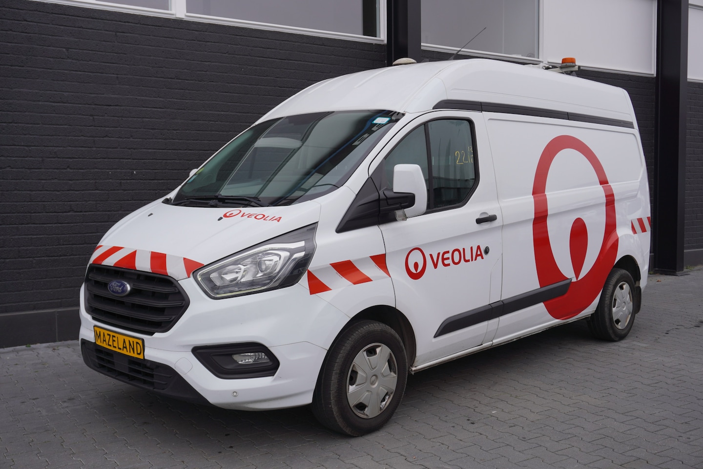 Ford Transit Custom - 2.0 TDCI 130PK L2H2 EURO 6 - Airco - Cruise - Camera - € 13.950,- Excl. - AutoWereld.nl