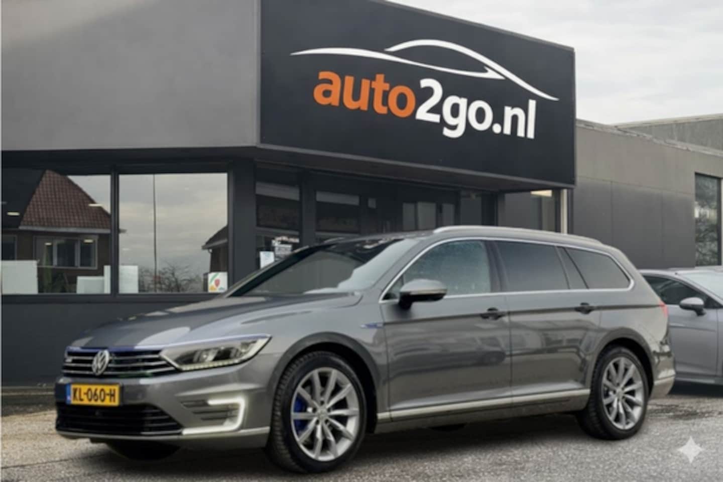 Volkswagen Passat Variant - 1.4 TSI GTE HIGHLINE AUT6 PANODAK LEDER NAVI CAMERA APPLE-CARPLAY LED LMV PDC - AutoWereld.nl