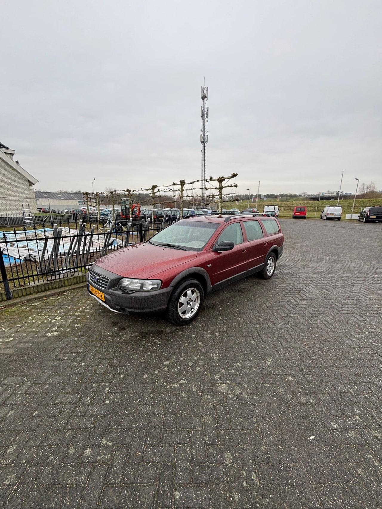 Volvo V70 Cross Country - 2.4 T Comfort Line AWD 7 Persoons (Koppeling Kapot) - AutoWereld.nl
