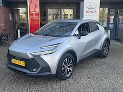 Toyota C-HR - 1.8 Hybrid 140 DYNAMIC NL-AUTO BLIND SPOT KEYLESS PARK-SENSOREN APPLE/ANDROID 18'' LM-VELG