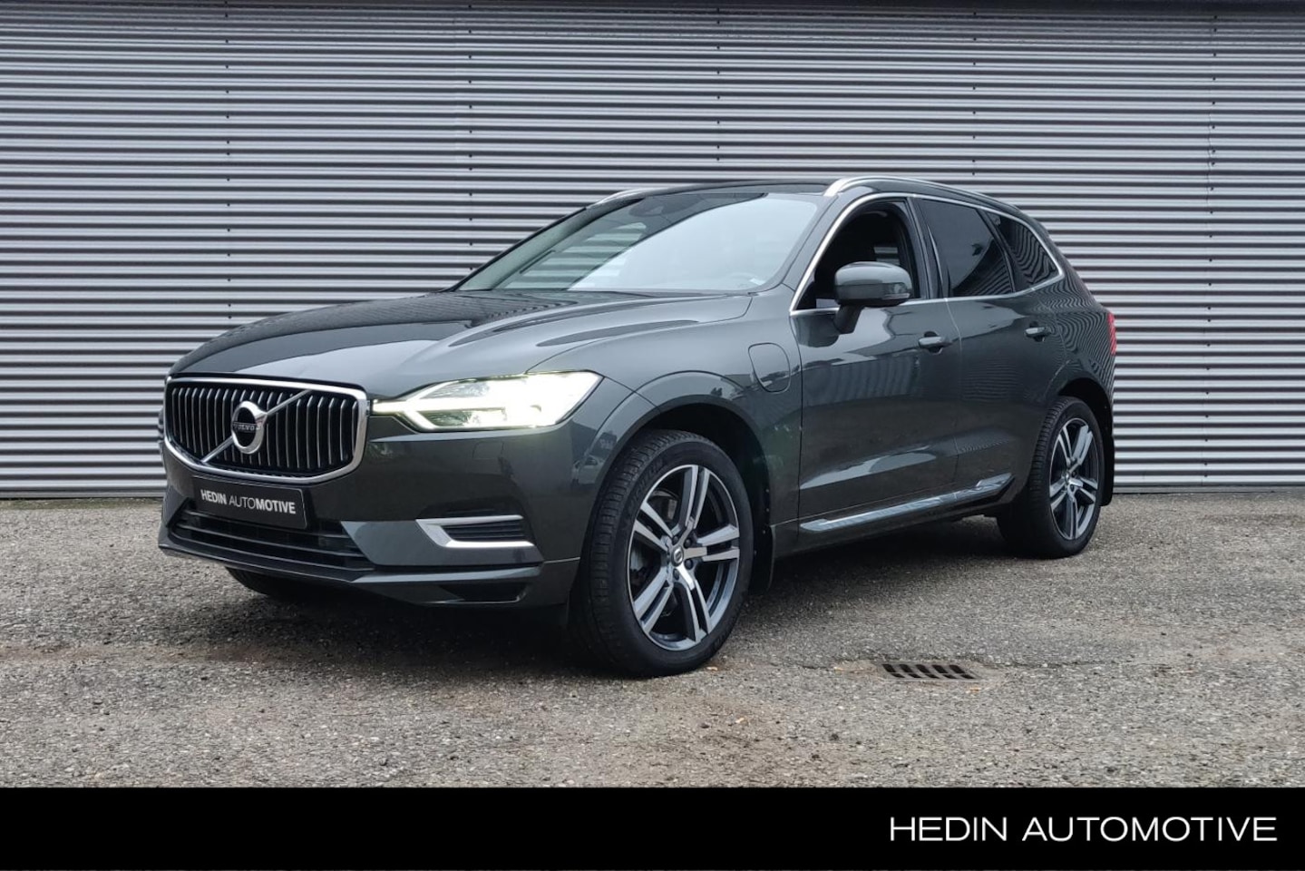 Volvo XC60 - T8 390pk AWD Inscription | Bowers & Wilkins Premium Audio | Trekhaak | Lederen bekleding | - AutoWereld.nl