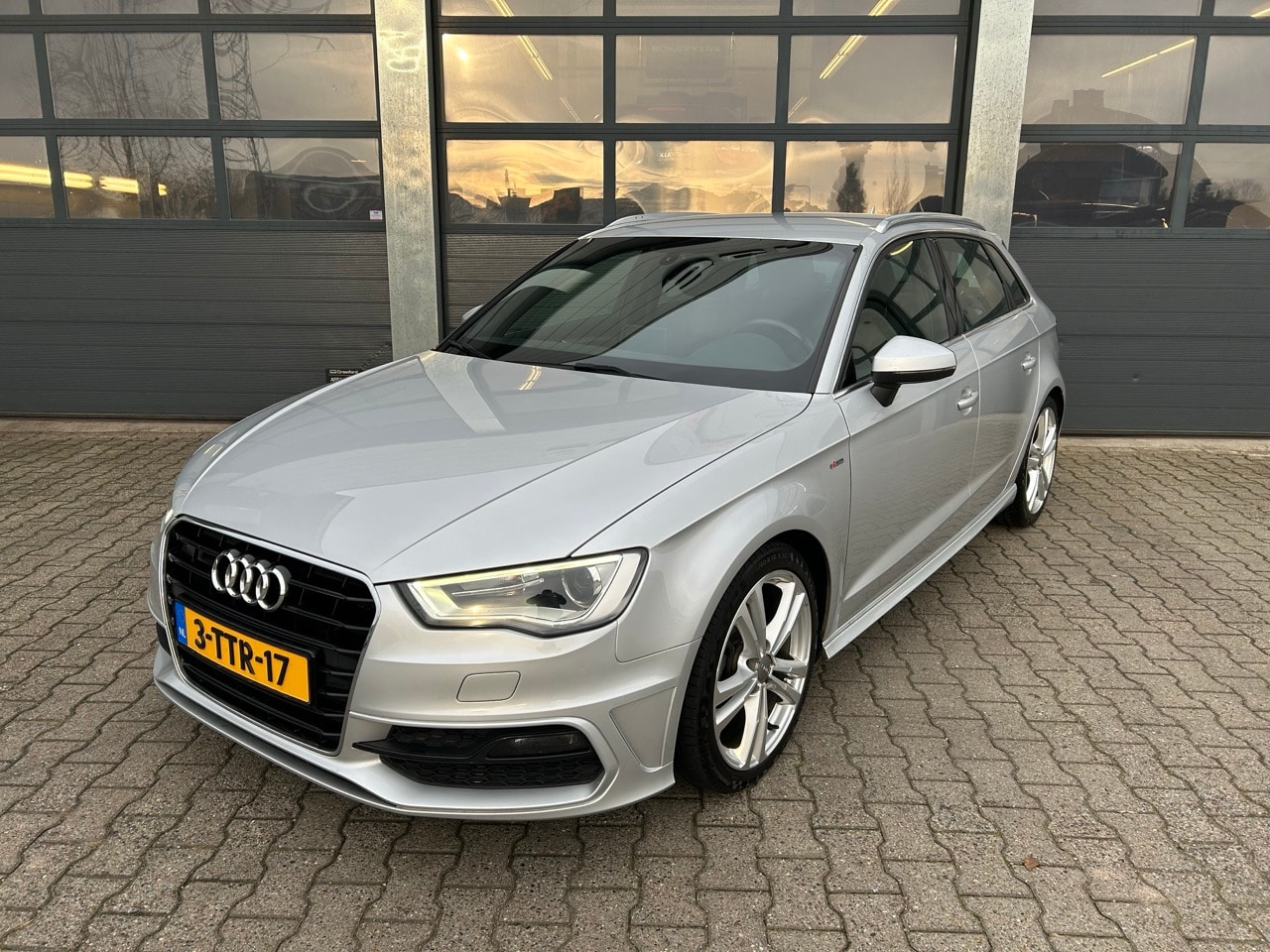 Audi A3 Sportback - 1.4 TFSI CoD Ambition Pro Line S 1.4 TFSI 140pk CoD Ambition Pro Line S - AutoWereld.nl