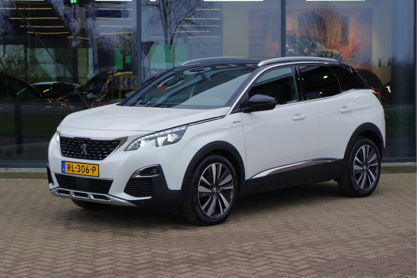 Peugeot 3008 - 1.2 PureTech GT Line 1.2 PureTech 130 PK GT Line, Cruise Control, Navigatie, Carplay - AutoWereld.nl