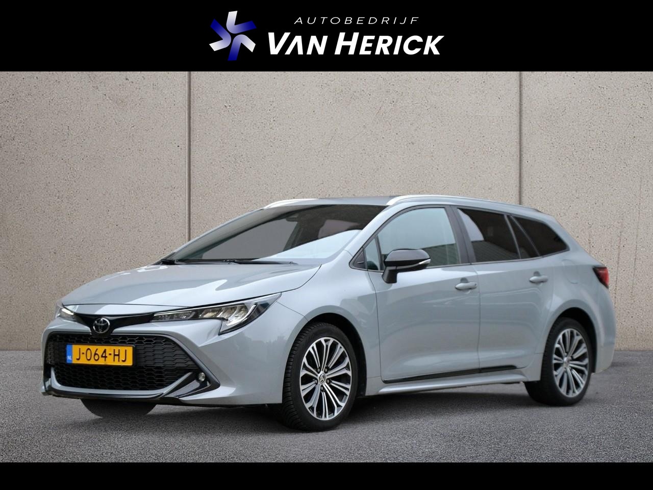 Toyota Corolla Touring Sports - 1.2 Turbo Dynamic | Achteruitrijcamera | Carplay | Stoelverwarming - AutoWereld.nl