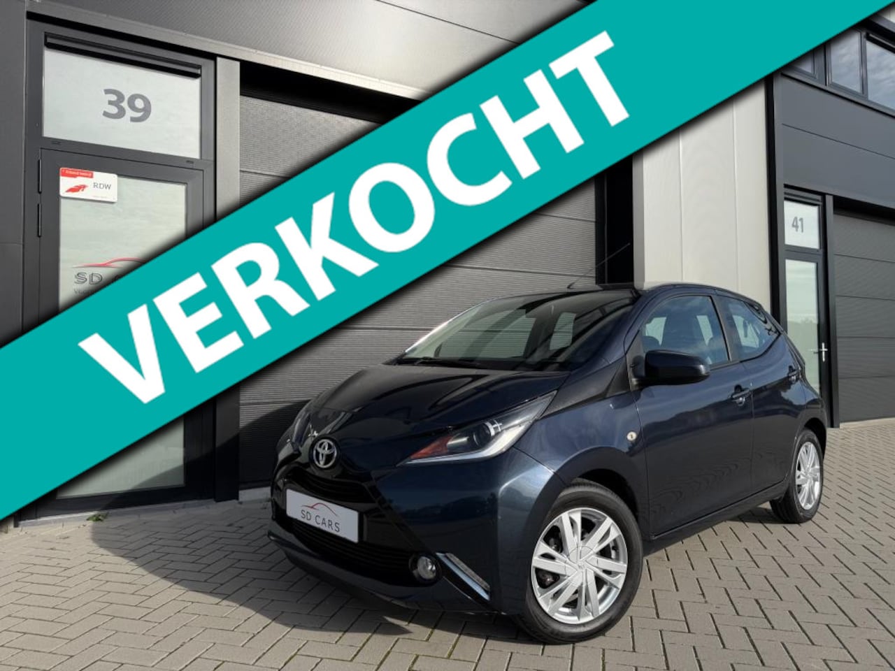 Toyota Aygo - 1.0 VVT-i x-play|1e eigenaar|Weinig km|Camera|5D - AutoWereld.nl