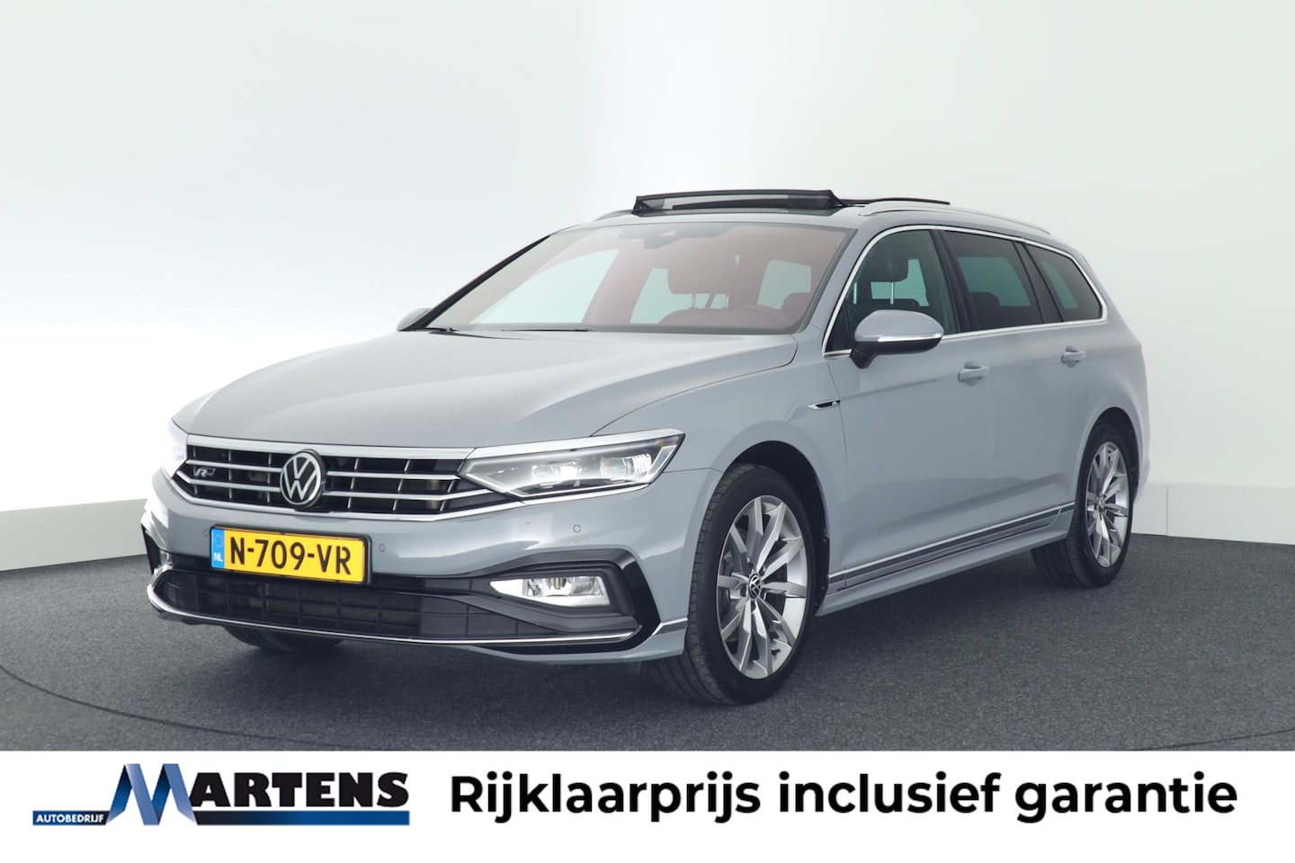 Volkswagen Passat Variant - 1.5 TSI 150pk DSG R-Line Business Leder Camera Panoramadak Keyless Virtual Cockpit Navigat - AutoWereld.nl