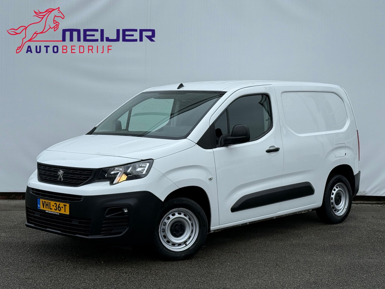 Peugeot Partner - 1.5 BlueHDI Premium Navigatie | Airco | CarPlay | Cruise | Zijschuifdeur !! - AutoWereld.nl