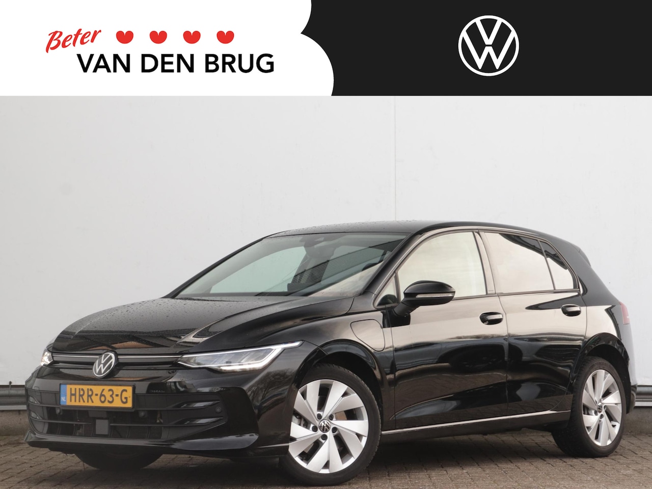 Volkswagen Golf - 1.5 eHybrid Life Edition | Inklapbare trekhaak | Apple Carplay / Android Auto | Achteruitr - AutoWereld.nl