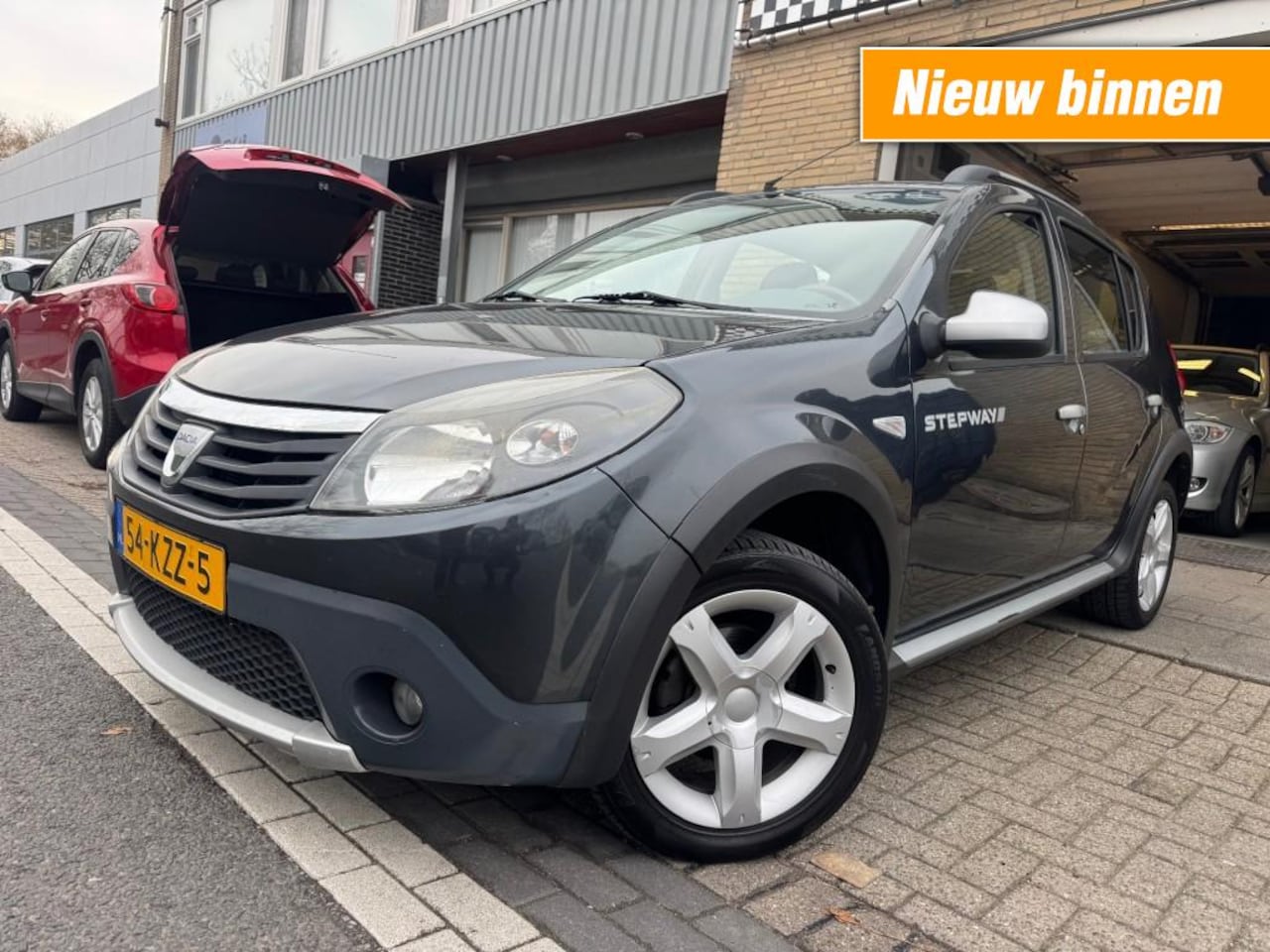 Dacia Sandero Stepway - 1.6 Stepway AIRCO LMV STOERE / NETTE AUTO NAP APK 1-2027 - AutoWereld.nl