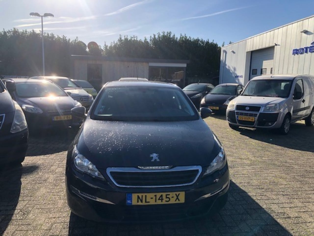 Peugeot 308 - 1.2 PURET.BLUE L. EXPORT!!! EXPORT!!!! EXPORT!!!! AFGEPRIJSD VAN 3900 VOOR 3200 EURO!!!! - AutoWereld.nl