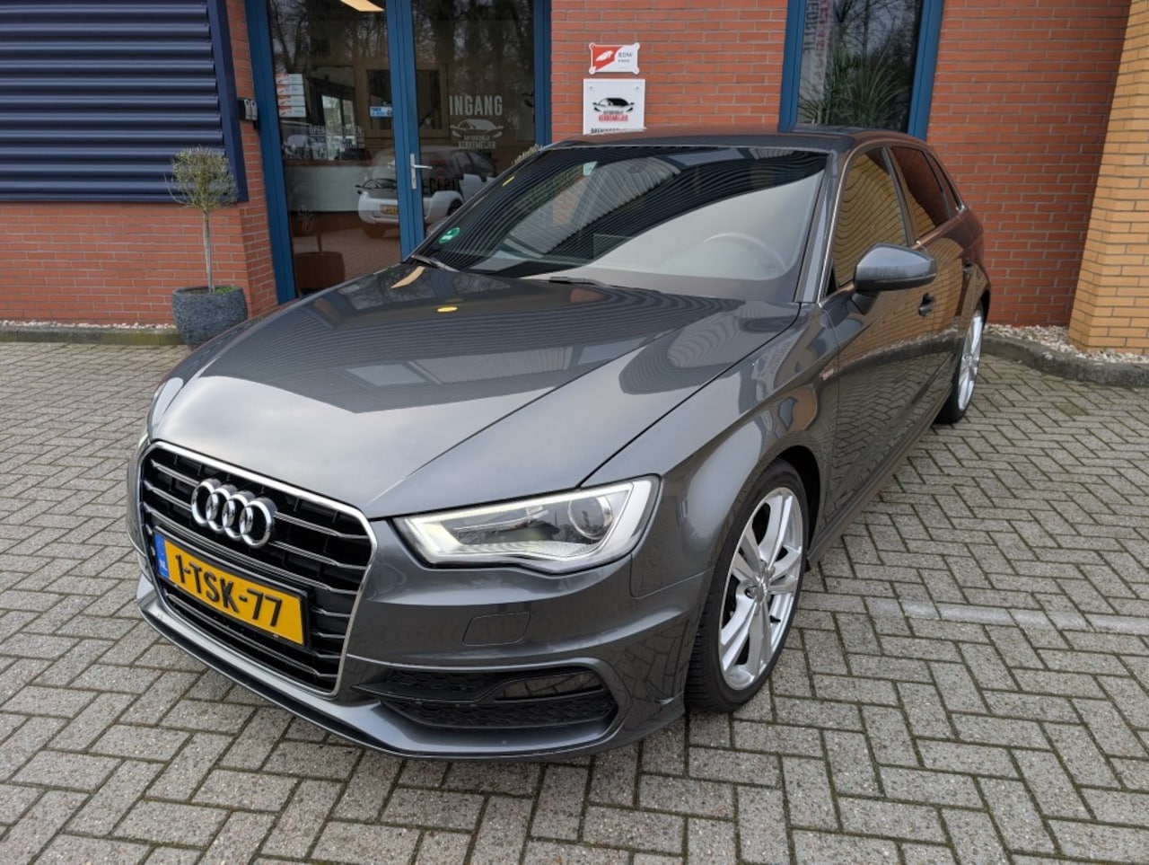 Audi A3 - 1.4 TFSI AMBITION 3X S LINE, Afneembare trekhaar, Cruise, Navigatie, NIEUWSTAAT - AutoWereld.nl