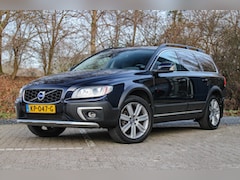 Volvo XC70 - 2.4 D4 Polar+ 5 cilinder