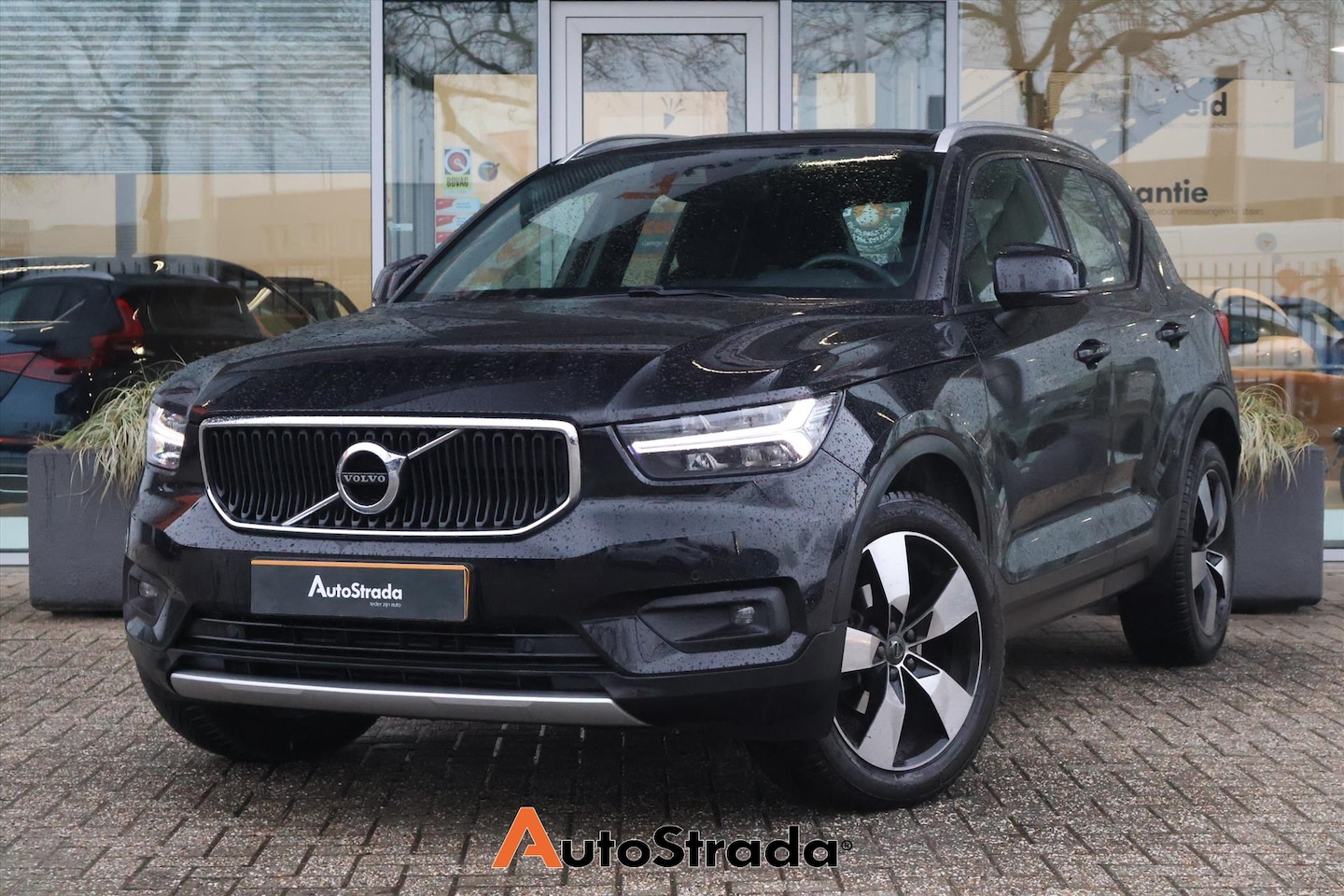 Volvo XC40 - T2 Business Pro 129pk | ACC | Stoelverwarming | Climate | Camera | Navigatie | Virtual | L - AutoWereld.nl