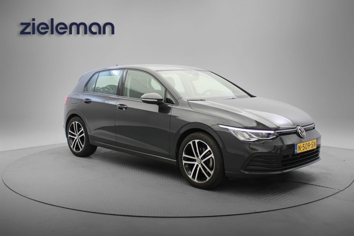 Volkswagen Golf - 1.0 TSI - Digitaal Cockpit, Carplay, Cruise, LED - AutoWereld.nl