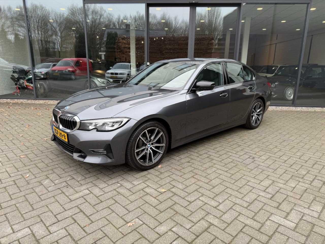 BMW 3-serie - 320i Sportline,Leer,LED,Stoelverw,Carplay,Dealer OH - AutoWereld.nl