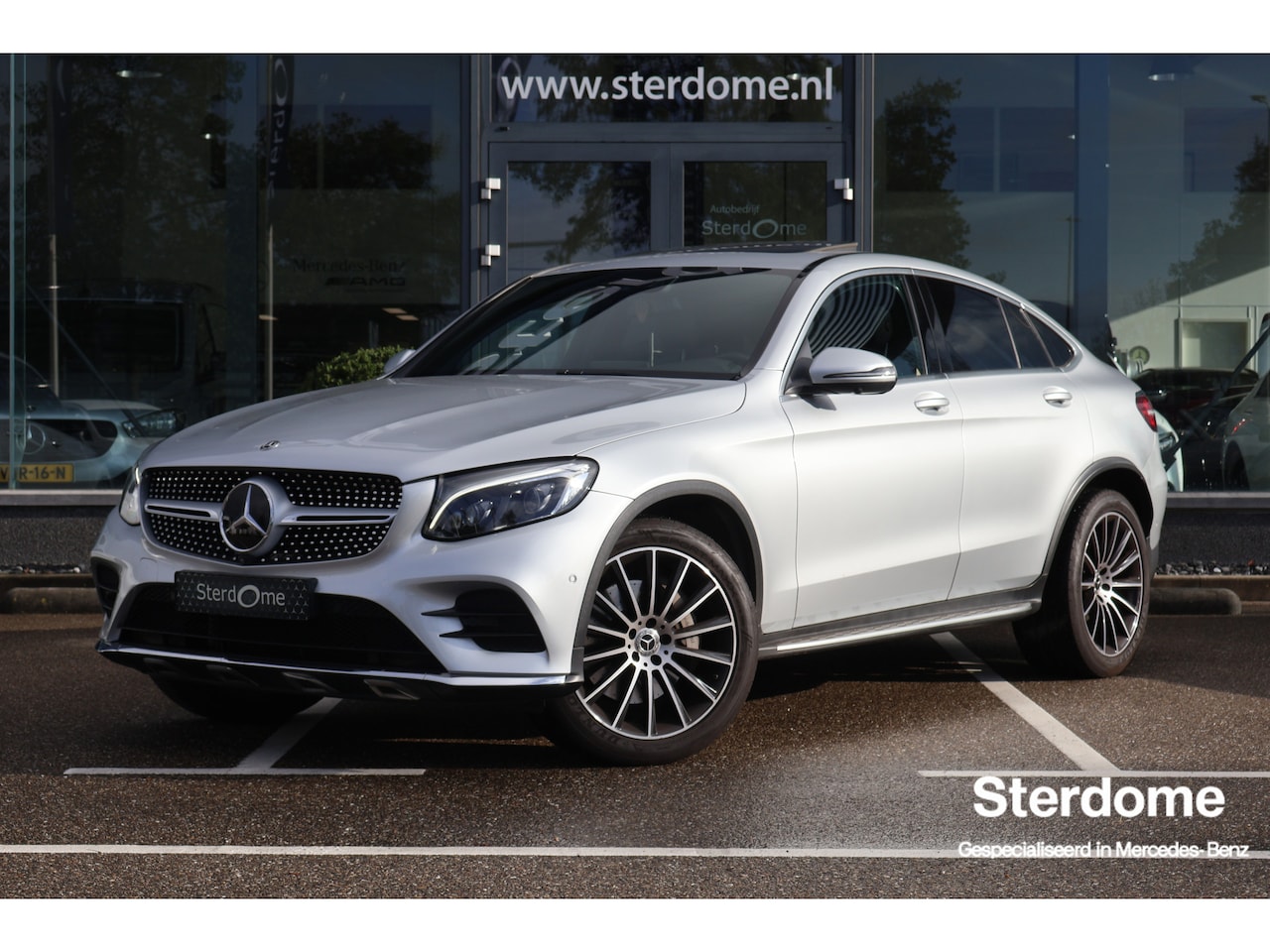 Mercedes-Benz GLC-klasse Coupé - 250 4MATIC AMG Premium Plus l Schuif- Kanteldak l DISTRONIC l Memoy pakket l 360 gr Camera - AutoWereld.nl