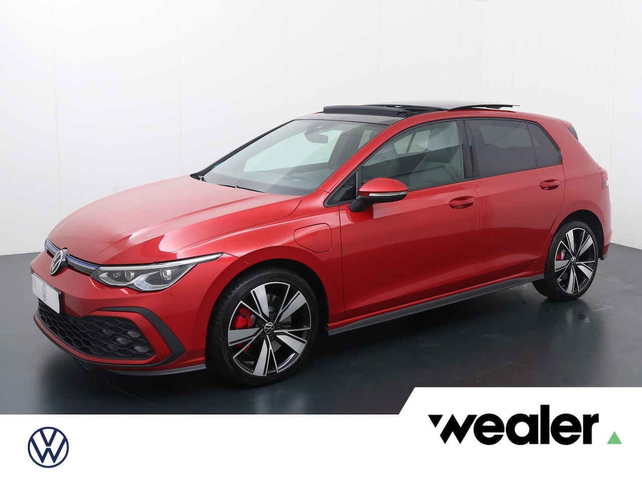 Volkswagen Golf - 1.4 eHybrid GTE | 245 PK | SoH 97% | Panoramadak | Achteruitrijcamera | Voorstoelen verwa - AutoWereld.nl