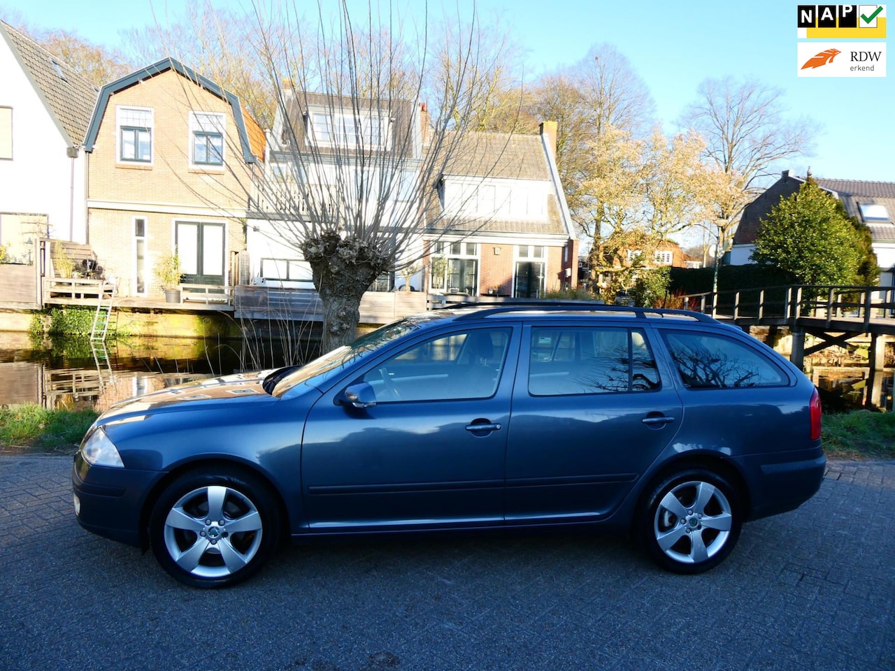 Skoda Octavia Combi - 1.8 TSI 161pk Clima Cruise Trekhaak 1300kg. Historie - AutoWereld.nl