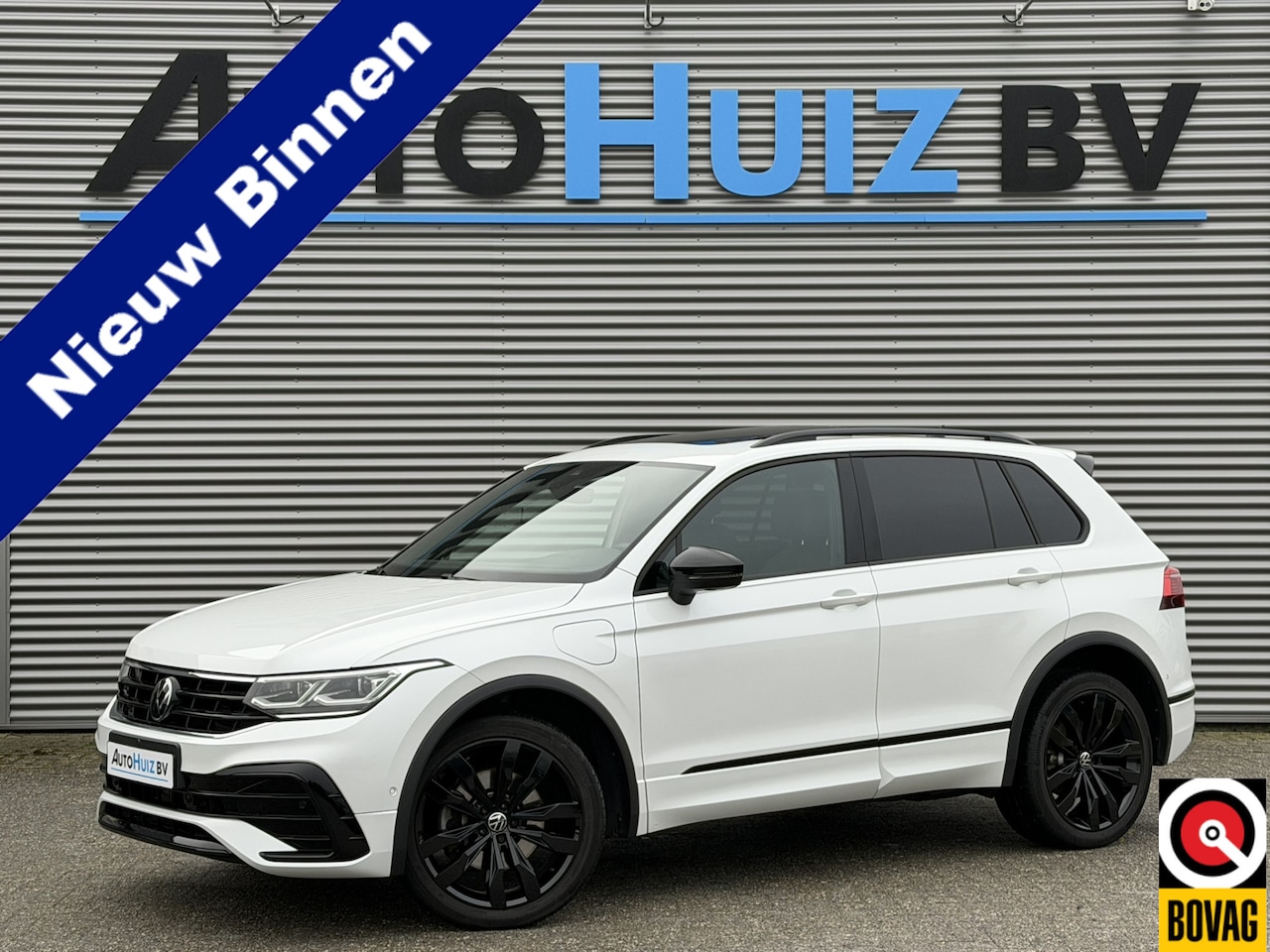 Volkswagen Tiguan - 1.4 TSI eHybrid R-Line Leer LED Panoramadak Trekhaak 20 Inch Elek Stoelverstelling Stuurwi - AutoWereld.nl