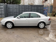 Ford Mondeo - 1.8-16V Trend