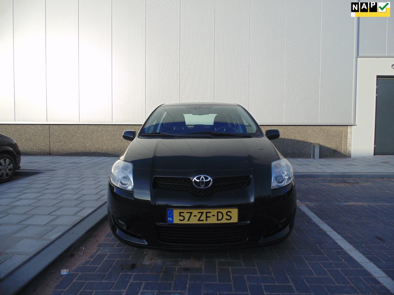Toyota Auris - 1.6-16V Luna Business MET AIRCO NAVI TREKHAAK - AutoWereld.nl