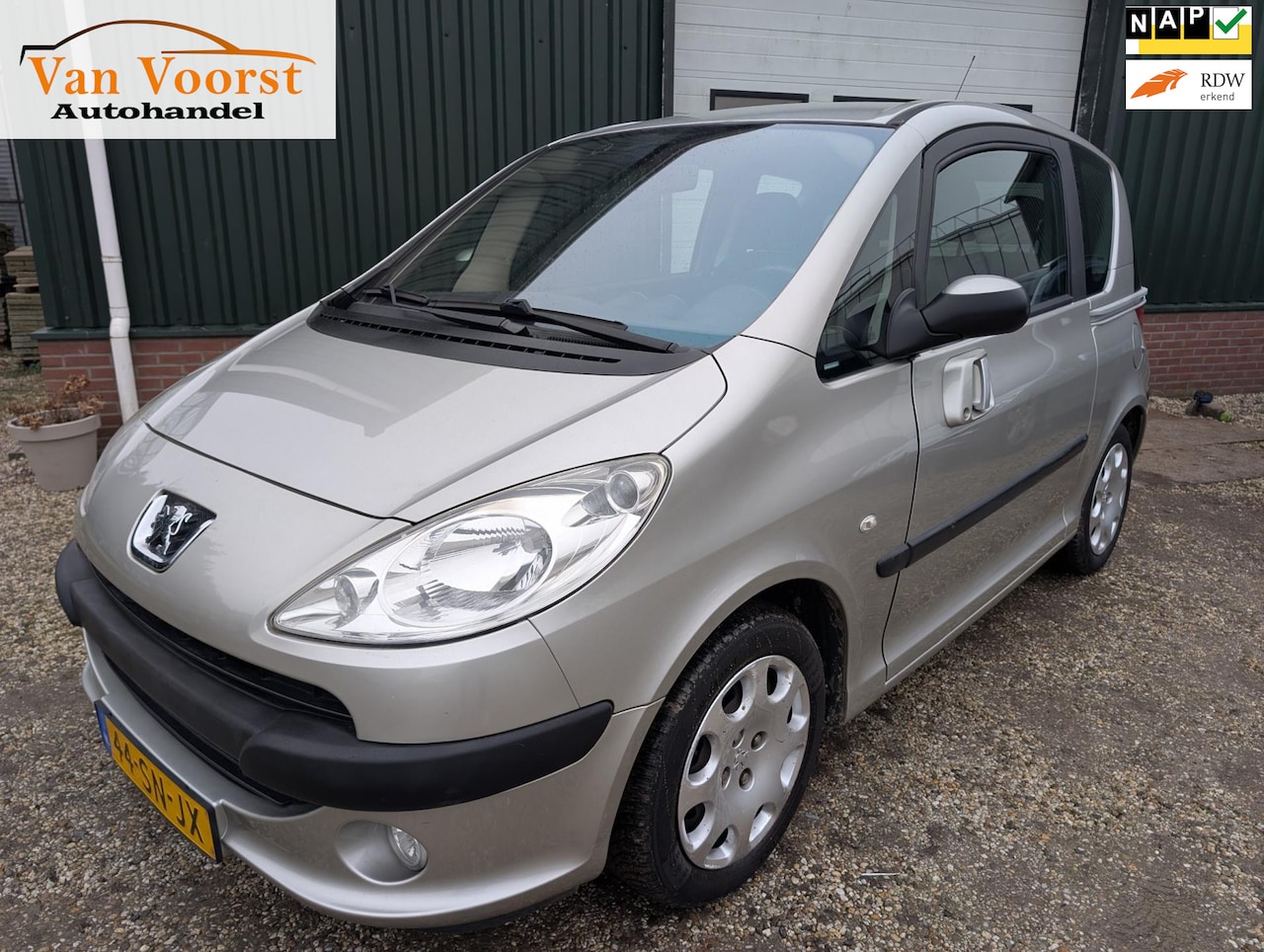Peugeot 1007 - 1.4 Gentry APK keurige goede auto ! - AutoWereld.nl