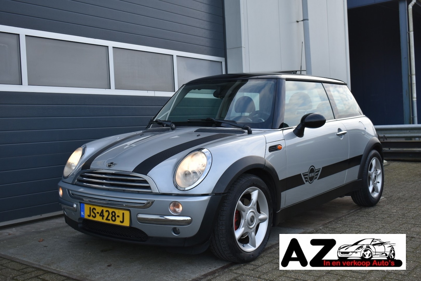 MINI Cooper - Mini 1.6 Chili pano/navi - AutoWereld.nl