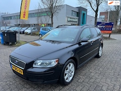 Volvo V50 - 1.8 - AIRCO - ZWART - RIJDT KEURIG - ZONDAG OPEN