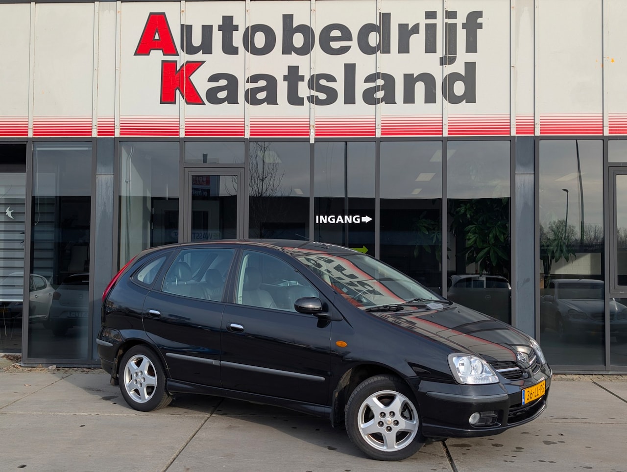 Nissan Almera Tino - 1.8 Luxury - Leer - Cruise - 1e EIGENAAR - - AutoWereld.nl