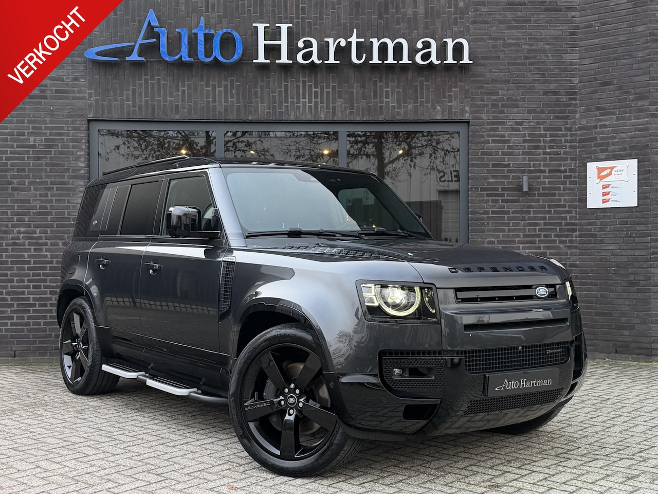Land Rover Defender 110 - 2.0 P400e 110 X-Dynamic SE ACC|MERIDIAN|ELEK.TREKHAAK|360|22INCH - AutoWereld.nl