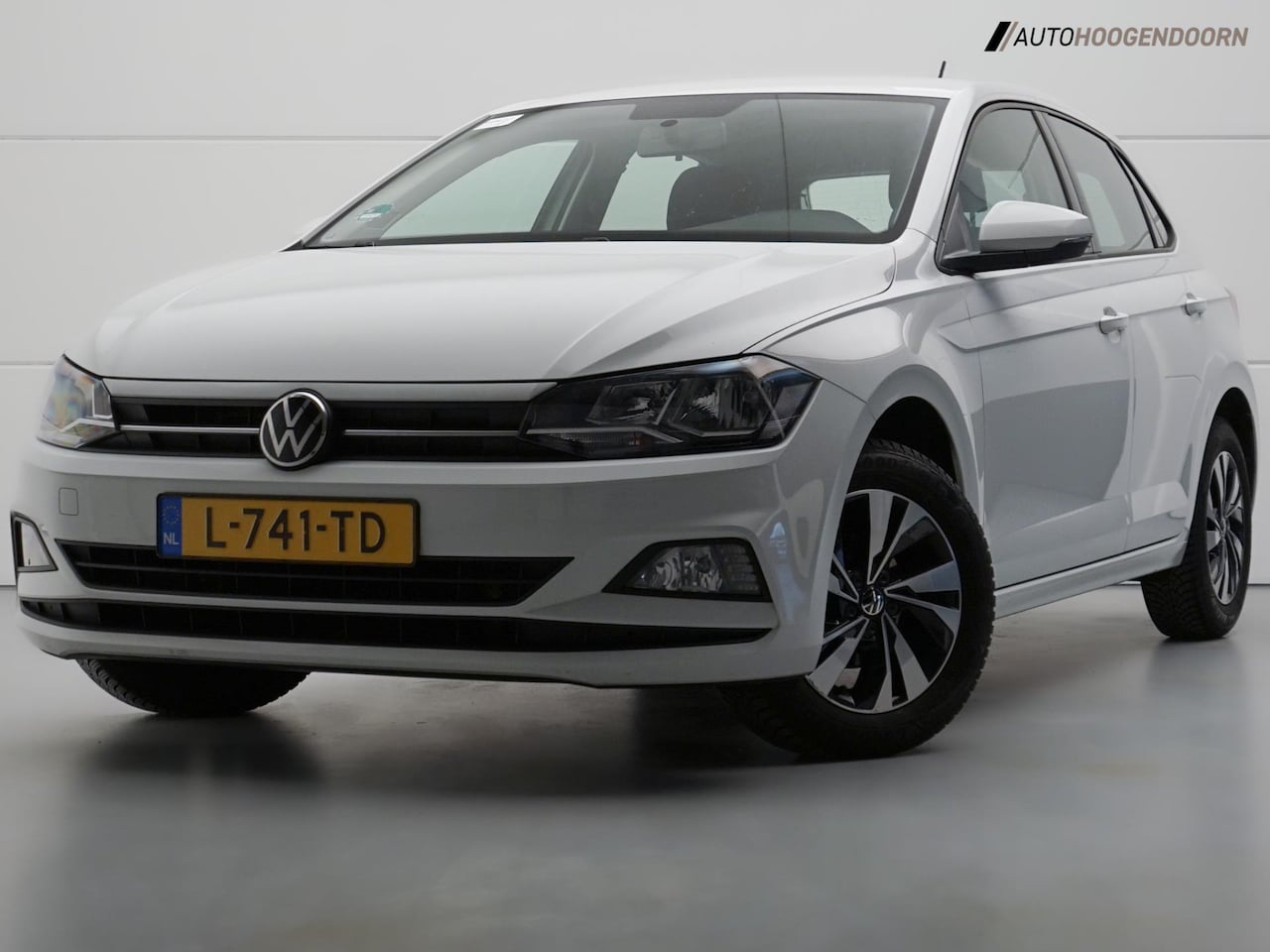 Volkswagen Polo - 1.0 TSI Comfortline Sport (LED,APPLE CARPLAY,ADAPTIVE CRUISE,LM-VELGEN,NIEUWE APK,SPORSTOE - AutoWereld.nl