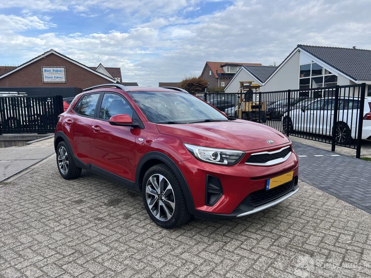 Kia Stonic - 1.0 T-GDi ExecutiveLine AUTOMAAT !! - AutoWereld.nl