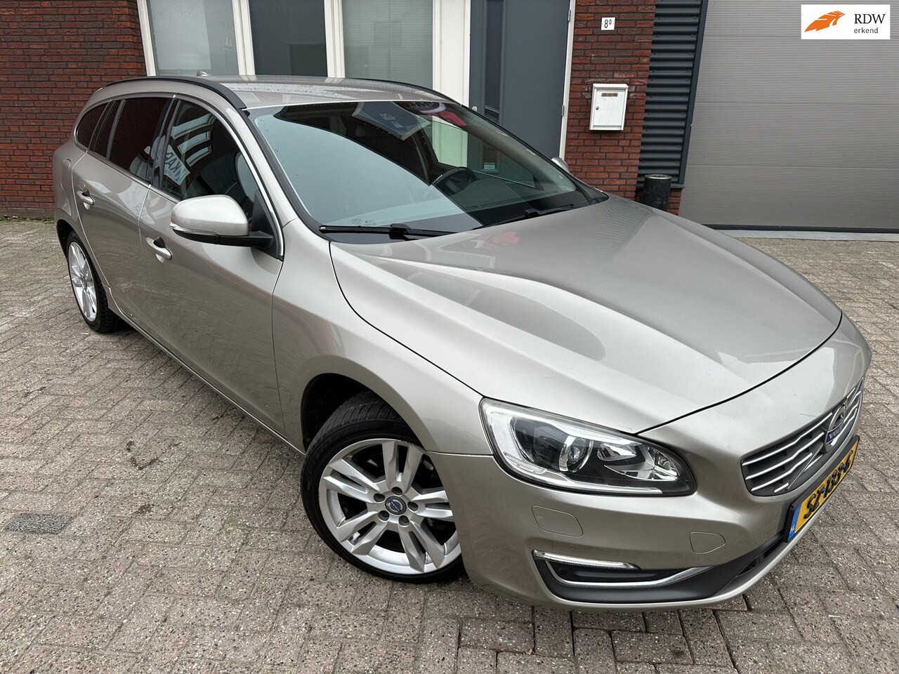 Volvo V60 - / Navi / Leder / PDC / Cruise / AUT - AutoWereld.nl