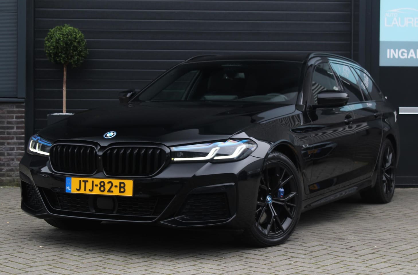 BMW 5-serie Touring - 530e xDrive M-sport | Panorama-dak | Comfort Stoelen |  Harman & Kardon | Cruise Control A - AutoWereld.nl