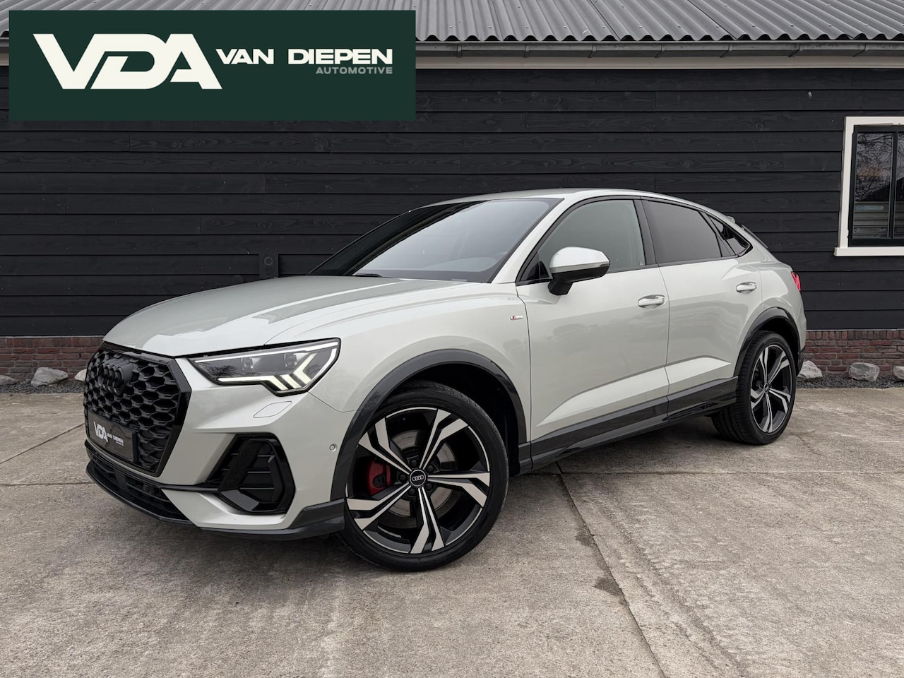 Audi Q3 Sportback - 40 TFSI quattro S Edition - 3x S-Line l Mem. l SONOS l Carbon l ACC l 20'' - AutoWereld.nl