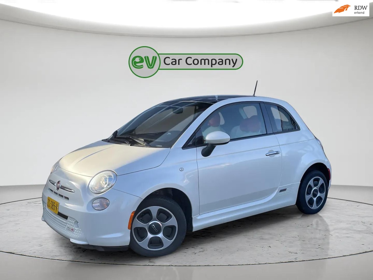 Fiat 500e - 24kwh | Schuif-/kanteldak | Stoelverwarming | Cruise Control | Parkeersensoren - AutoWereld.nl