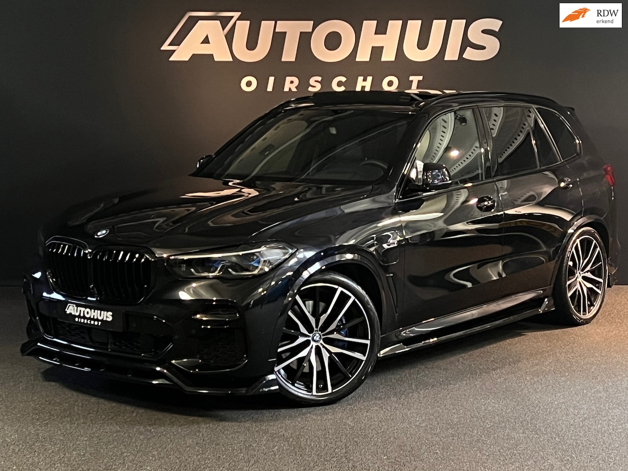 BMW X5 - XDrive45e High Executive Edition M Pano/ Trekhaak/ Laser/ 360 Camera/ H&K/ Stoelventilatie - AutoWereld.nl