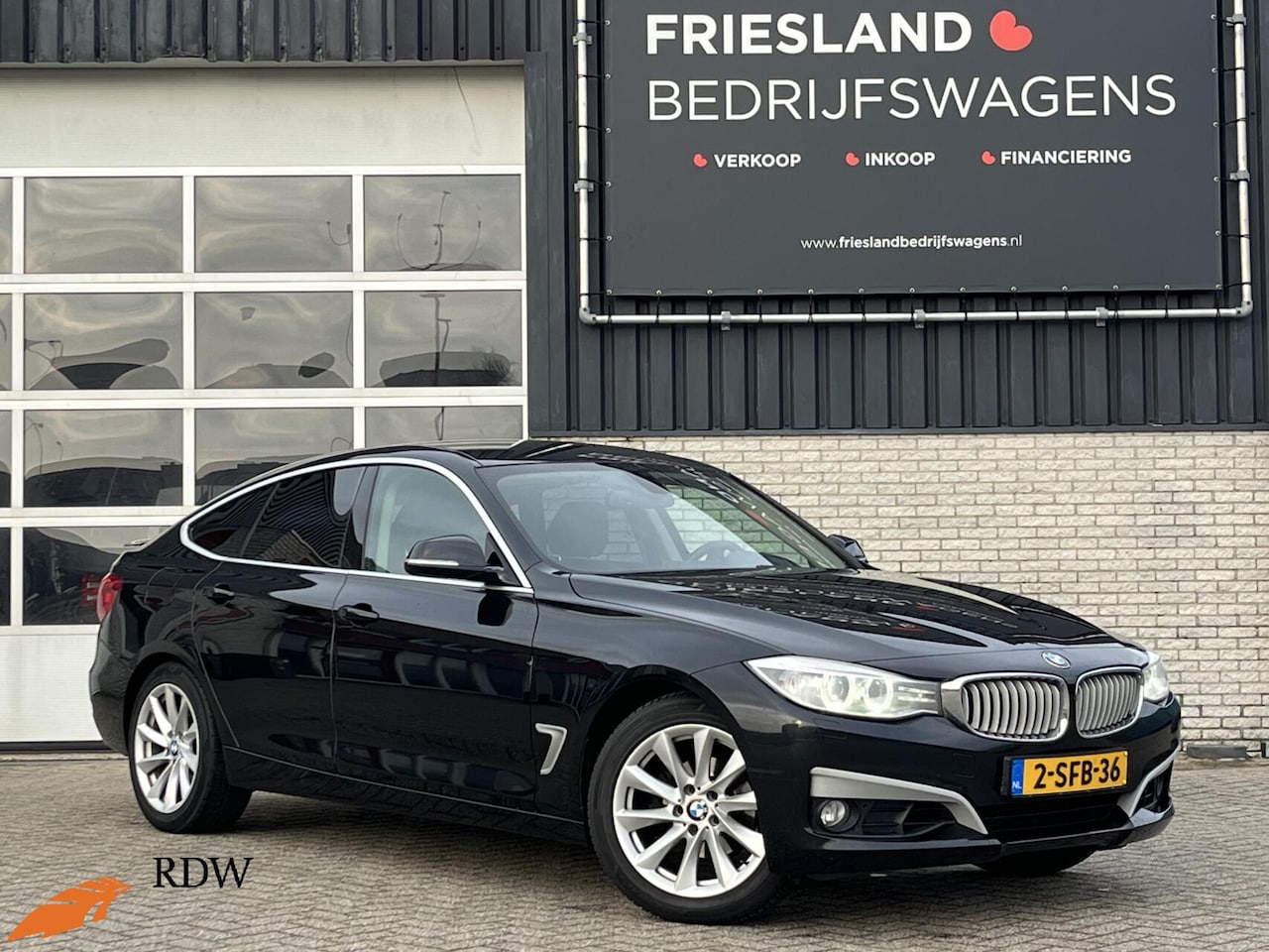 BMW 3-serie Gran Turismo - 320i High Executive Leer/Xenon/Navi/Stoelverwarming/Bluetooth/Clima/Cruise/Spoiler/PDC - AutoWereld.nl