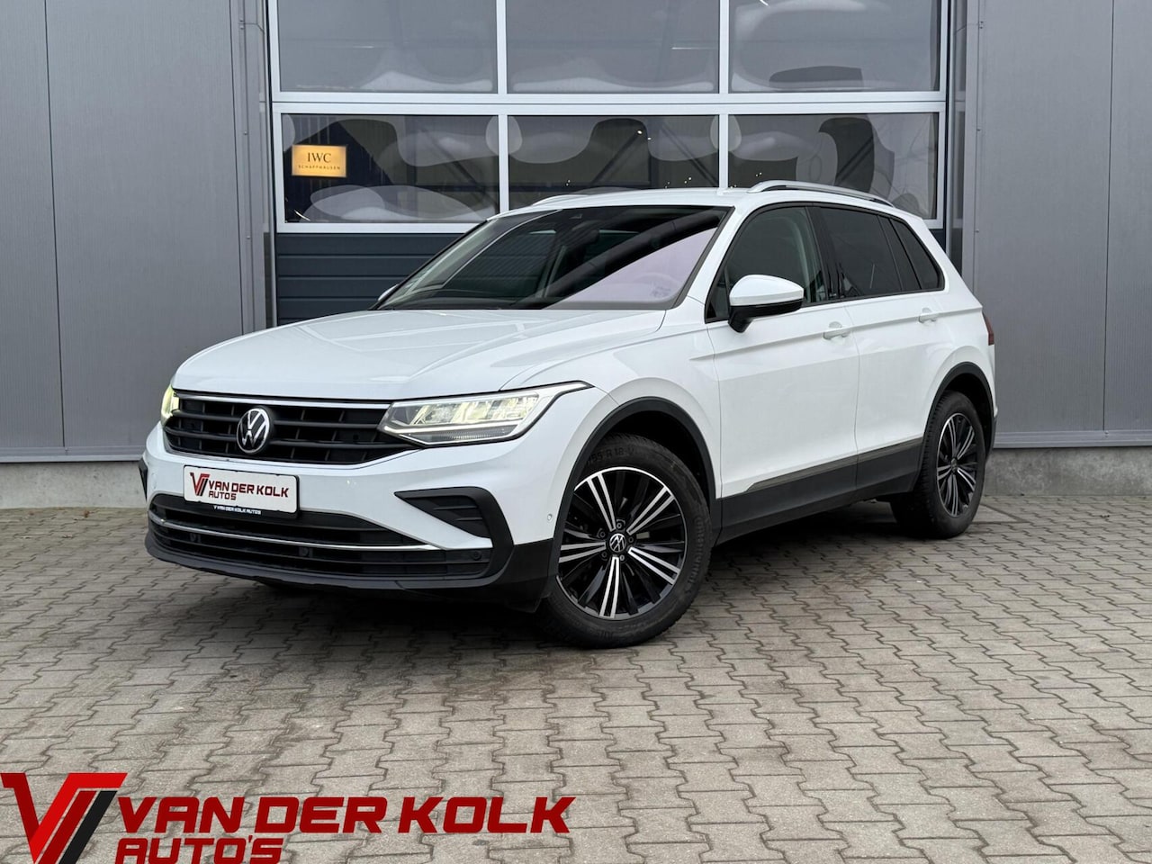 Volkswagen Tiguan - 1.5 TSI Active Automaat | LED | Stoel/Stuurverwarming | Camera | CarPlay | Adaptive Cruise - AutoWereld.nl
