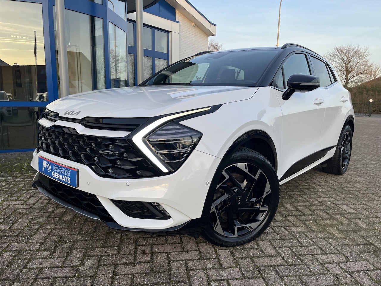 Kia Sportage - 1.6 T-GDi Plug-in Hybrid AWD GT-PlusLine | PANO, 1e eigenaar, 10 jaar garantie, Dealer ond - AutoWereld.nl